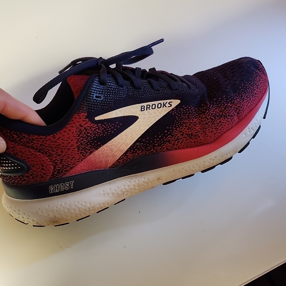 Brooks Ghost Sneakers - Red and Black
